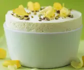 Zitrusmousse mit Pistazien