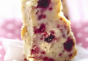 Beeren-Joghurt-Gugelhupf
