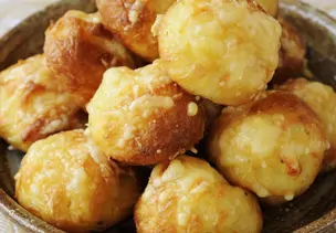Käsebällchen auf französische Art