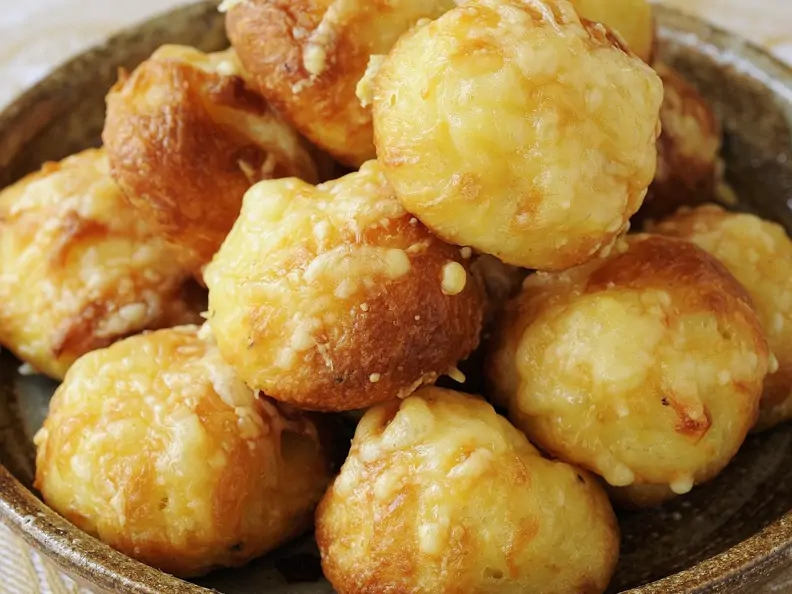 Käsebällchen auf französische Art