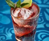 Mojito mit Cranberrysaft