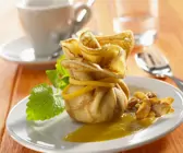 Kürbis-Crêpe mit Mandel-Kürbis-Füllung