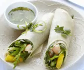 Shrimps-Mango-Wraps mit Koriander-Dip