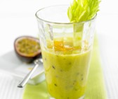 Passionsfrucht-Sellerie-Smoothie