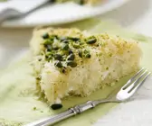 Türkischer Engelshaar-Kuchen mit Pistazien und Frischkäse