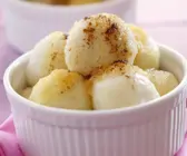 Süße Knödel mit Zwetschgenfüllung