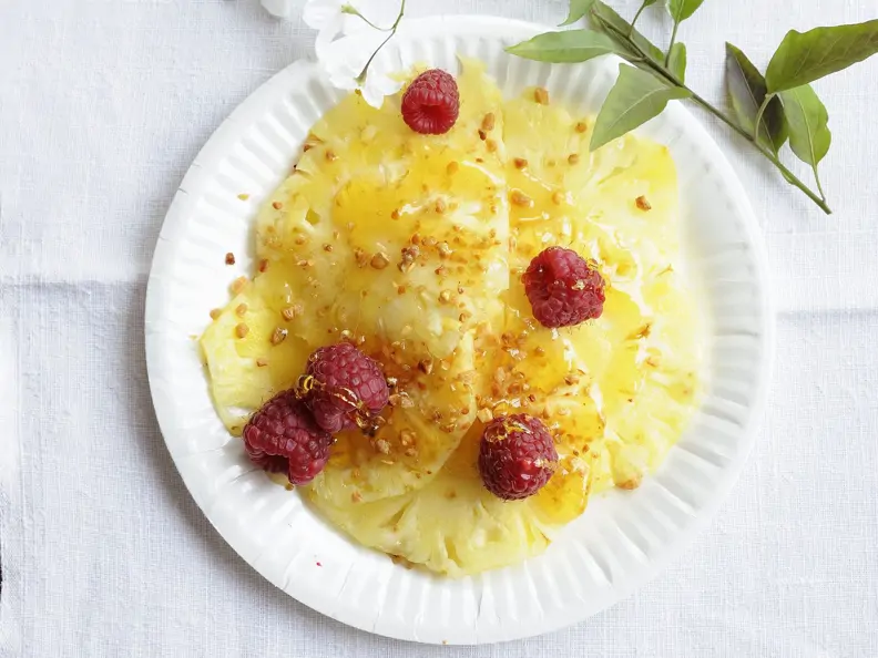 Süßes Carpaccio mit Ananas