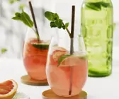 Grapefruit-Drink mit Limette