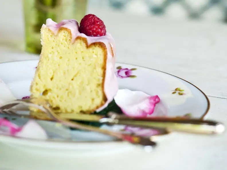 Rührkuchen mit Zuckerguss