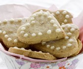 Herz-Kekse mit Pekannüssen
