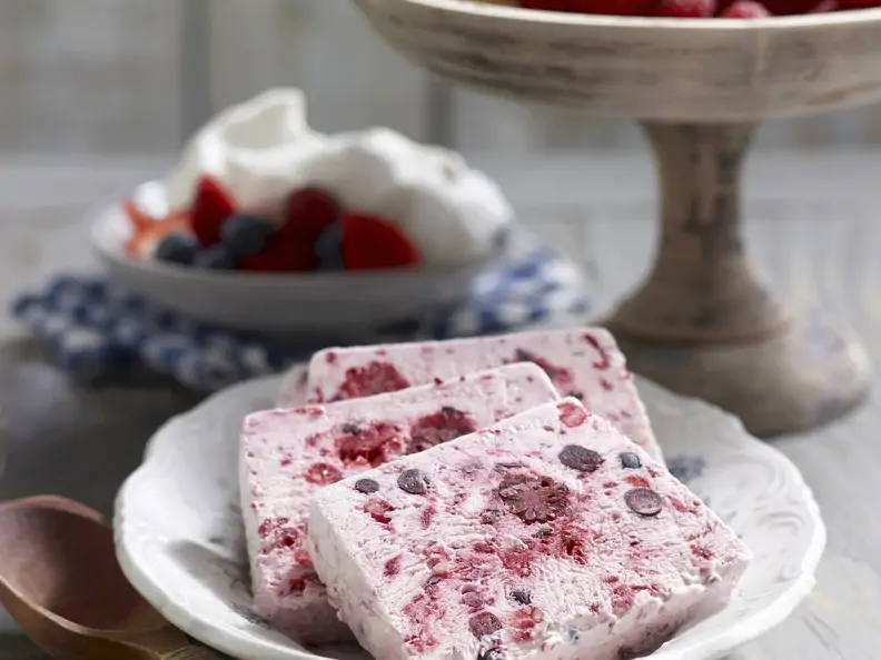 Beeren-Parfait