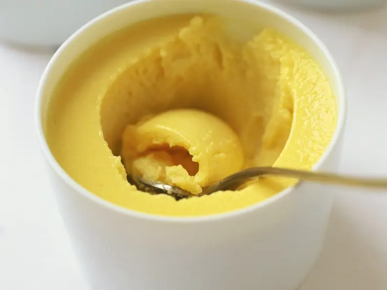 Zitronencreme nach englischer Art (Lemon Custard)