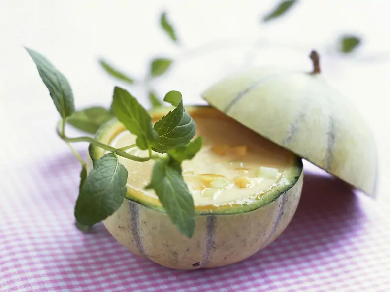 Melonenkaltschale in der Melone