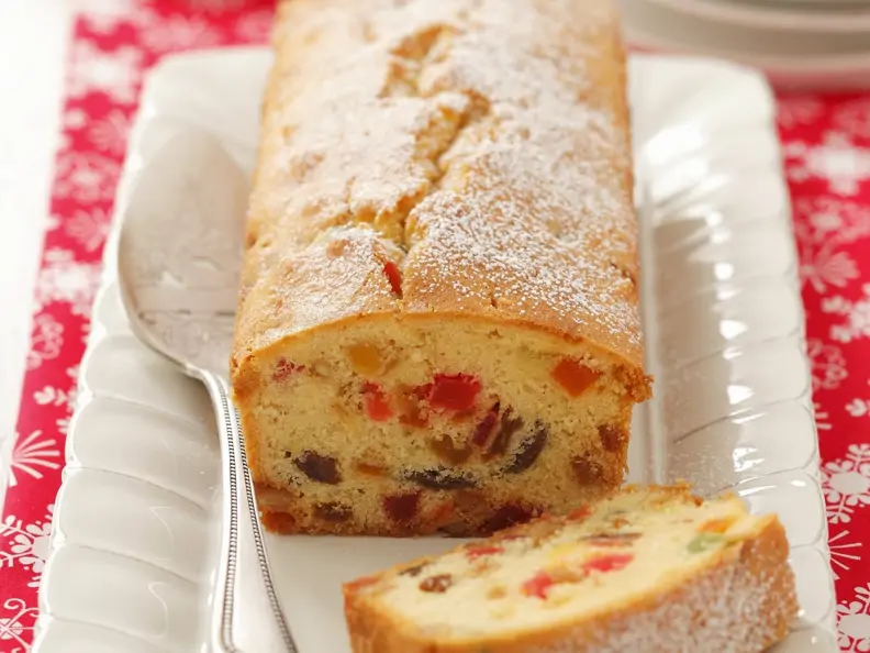 Rührkuchen mit getrockneten Früchten