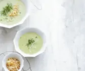 Kartoffelcremesuppe mit Kresse und Pankokrümmeln