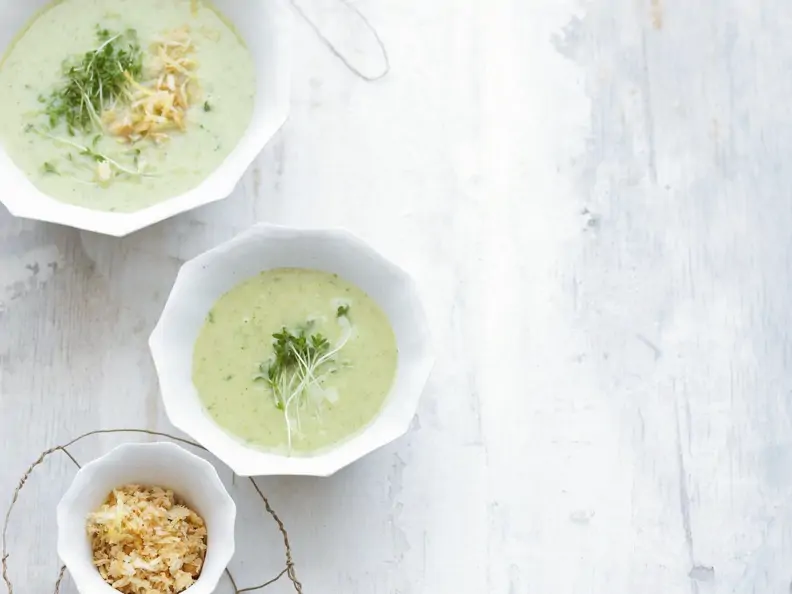 Kartoffelcremesuppe mit Kresse und Pankokrümmeln