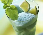 Blauer Engel (Sorbet mit Blue Curacao)