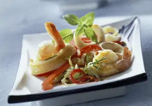 Scharfe Meeresfrüchte mit Paprika aus dem Wok