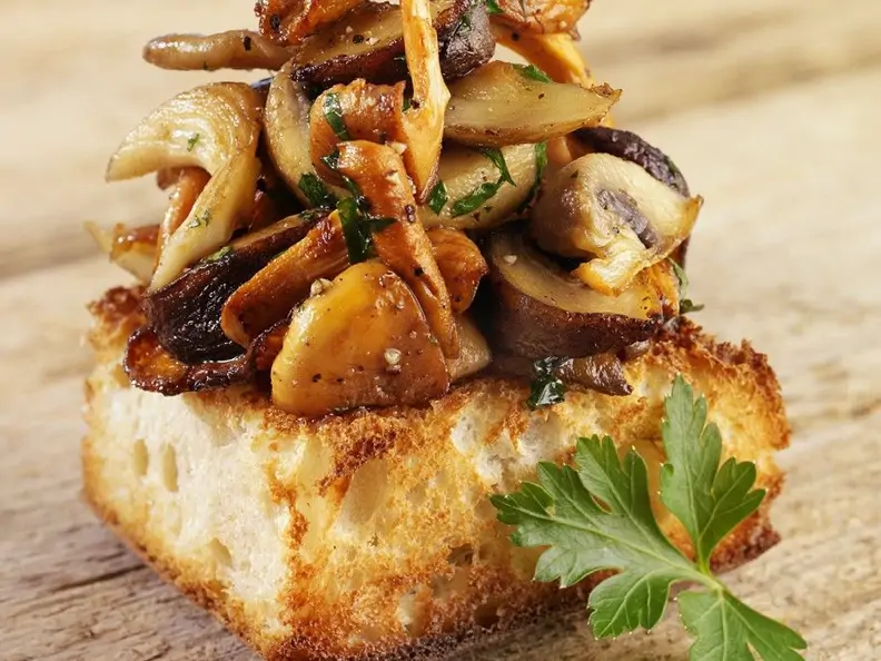 Pilzcrostini