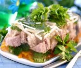 Sülze mit Gemüse und Kalbfleisch