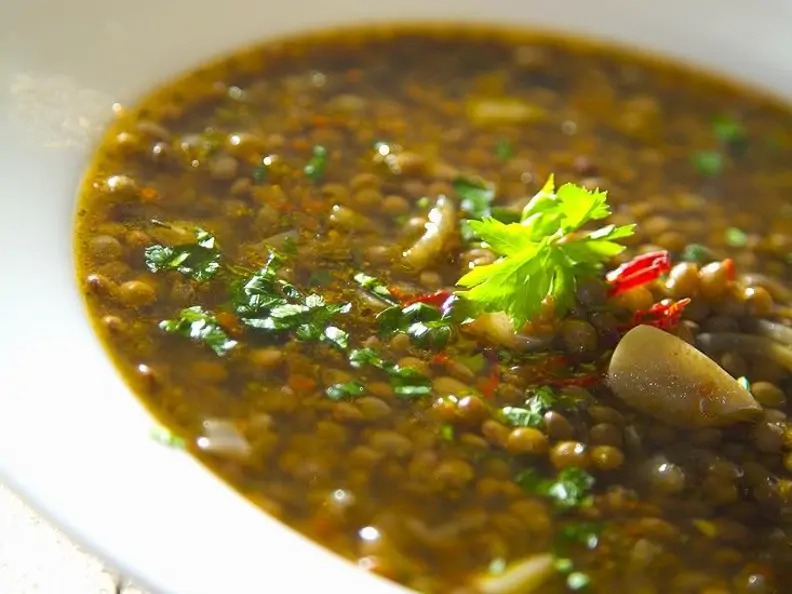Linsen-Knoblauchsuppe