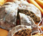 Weihnachtskuchen mit Trockenfrüchten
