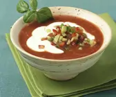 Kalte Tomatensuppe mit Joghurt