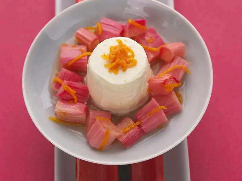 Joghurtmousse mit Rhabarberkompott