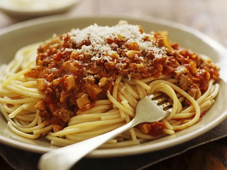 Spaghetti mit Steinpilz-Hackfleischsauce