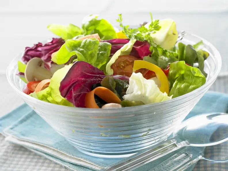 Gemischter Salat mit Paprika
