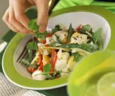 Gemüsesalat mit Seeteufel