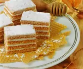 Honigkuchen mit Cremefüllung