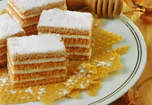 Honigkuchen mit Cremefüllung