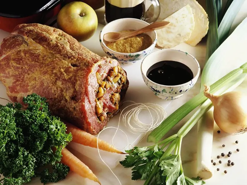 Gefüllter Schweinebraten