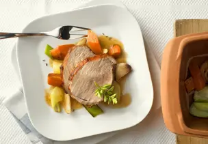 Schweinebraten mit Gemüse im Römertopf