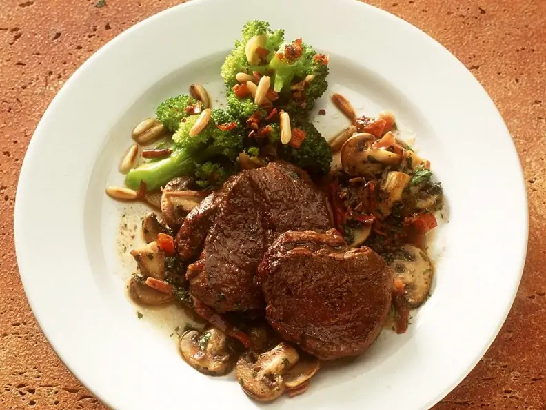 Rindersteaks mit Gemüse