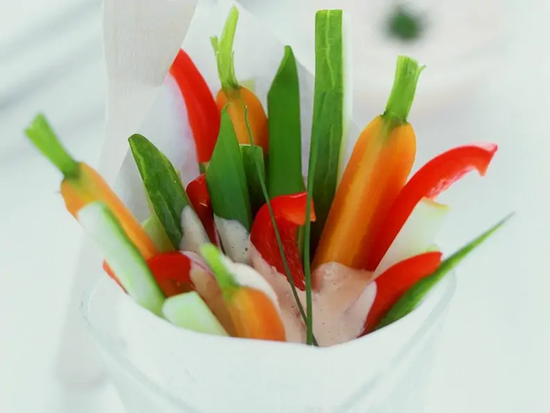 Gemüsesticks mit Meerrettischschmand