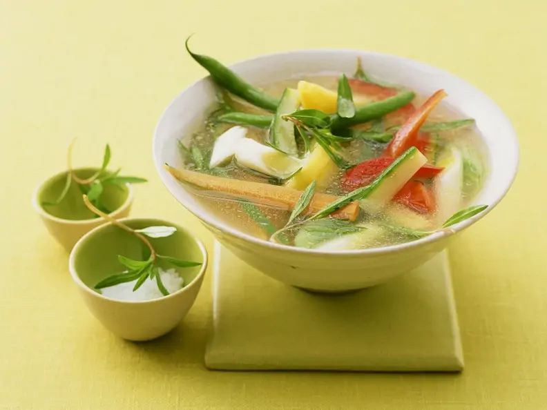 Bunte Gemüsesuppe