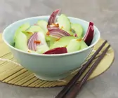 Scharfer Gurkensalat