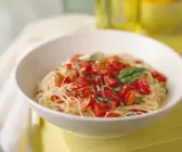Nudeln mit Tomatenragout