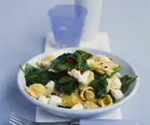 Nudeln mit Feta und Spinat