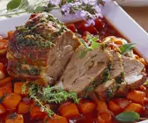 Geschmorter Schweinenacken mit Möhren