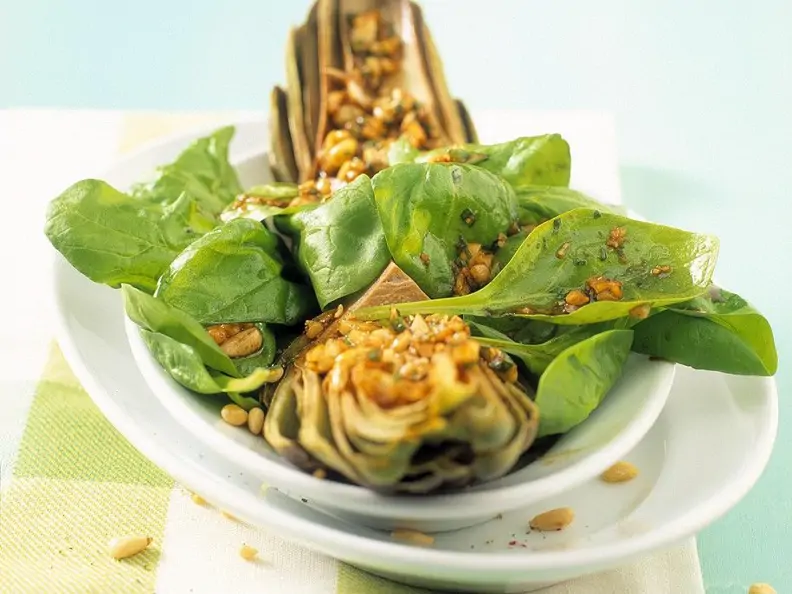 Artischocken-Spinatsalat