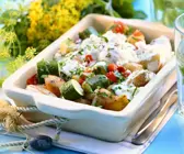 Mediterraner Kartoffelsalat mit Joghurtdressing
