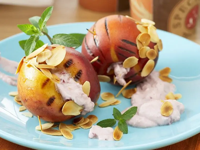 Gegrillte Pfirsiche