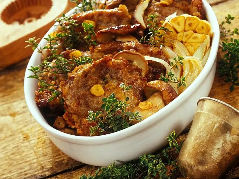 Lammkoteletts im Teigmantel gebraten