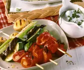 Paprikapsieße mit Pilzen und Joghurtdip