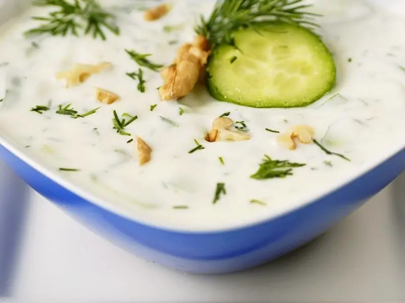 Joghurt-Gurkensuppe