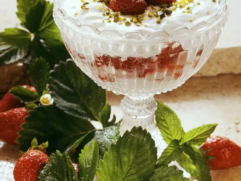 Quarkcreme mit Erdbeeren