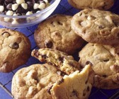 Cookies mit weißer und dunkler Schokolade